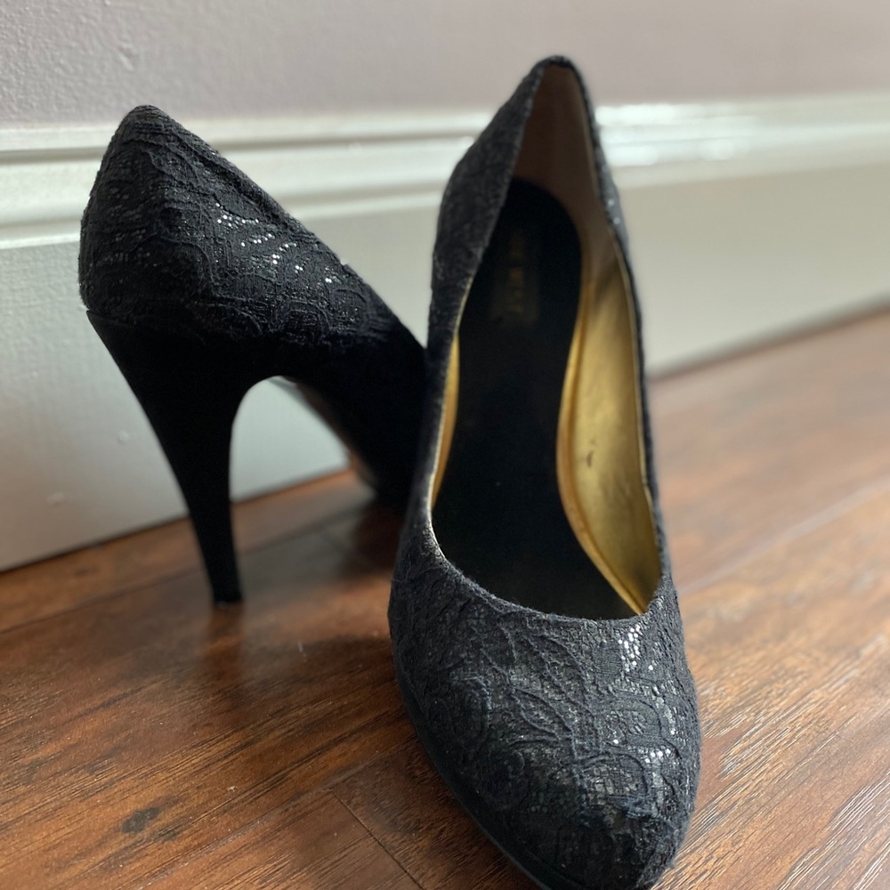 Shoes - Picture 2 of 5